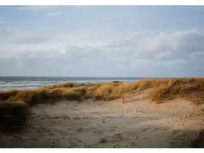 Zicht op de Belgische kust; gebruikt als illustratie voor de gids over het drinken van kraanwater in België.